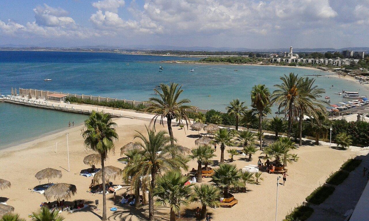 Οι αρχαίοι Έλληνες την αποκαλούσαν Λαοδίκεια ή Πάραλο. Σήμερα λέγεται Λατάκια. Πού είναι όμως;