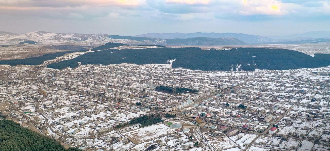 Πολλοί Πόντιοι εγκαταστάθηκαν εκεί, και διατηρούν ακόμα την ελληνική γλώσσα και τα ελληνικά έθιμα. Πού βρίσκεται η Τσάλκα;	