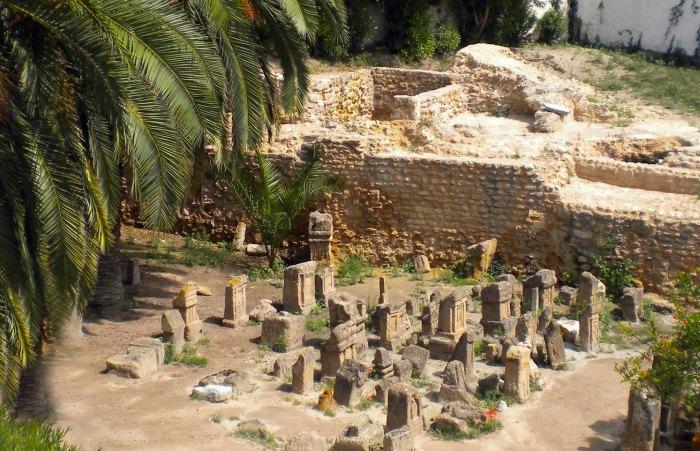 Πού συναντάμε τα ερείπια της αρχαίας Καρχηδόνας, μεγάλου εχθρού της Ρώμης;